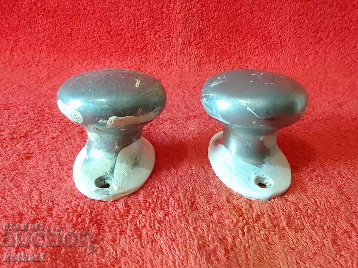 Mânere de ușă din aluminiu metalic vechi pentru mobilă cu preț € 8.18 | 16.00 BGN