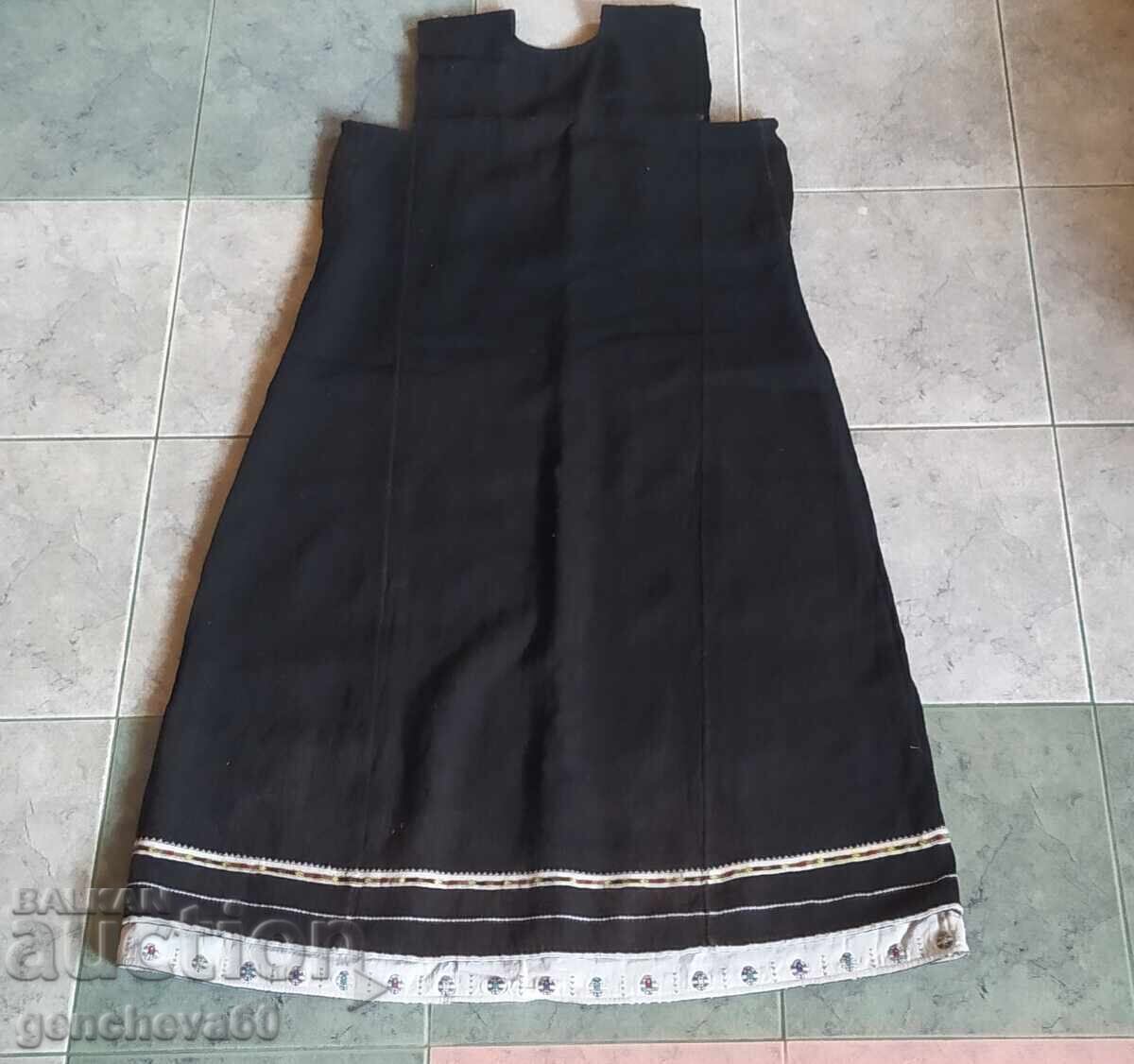 Autentică rochie de tron, brâu și batic cu preț € 130.00 | 254.26 BGN