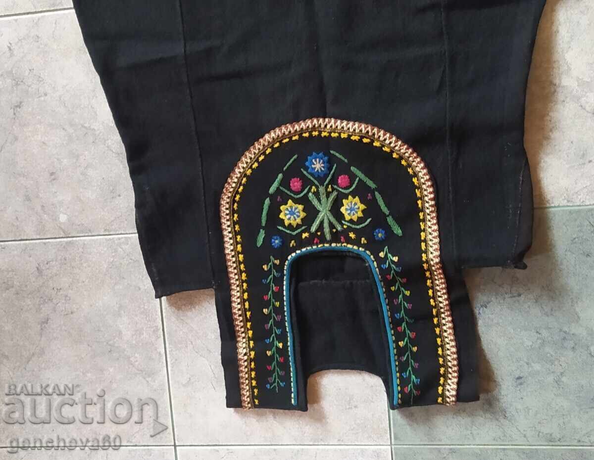 Licitație Autentică rochie de tron, brâu și batic