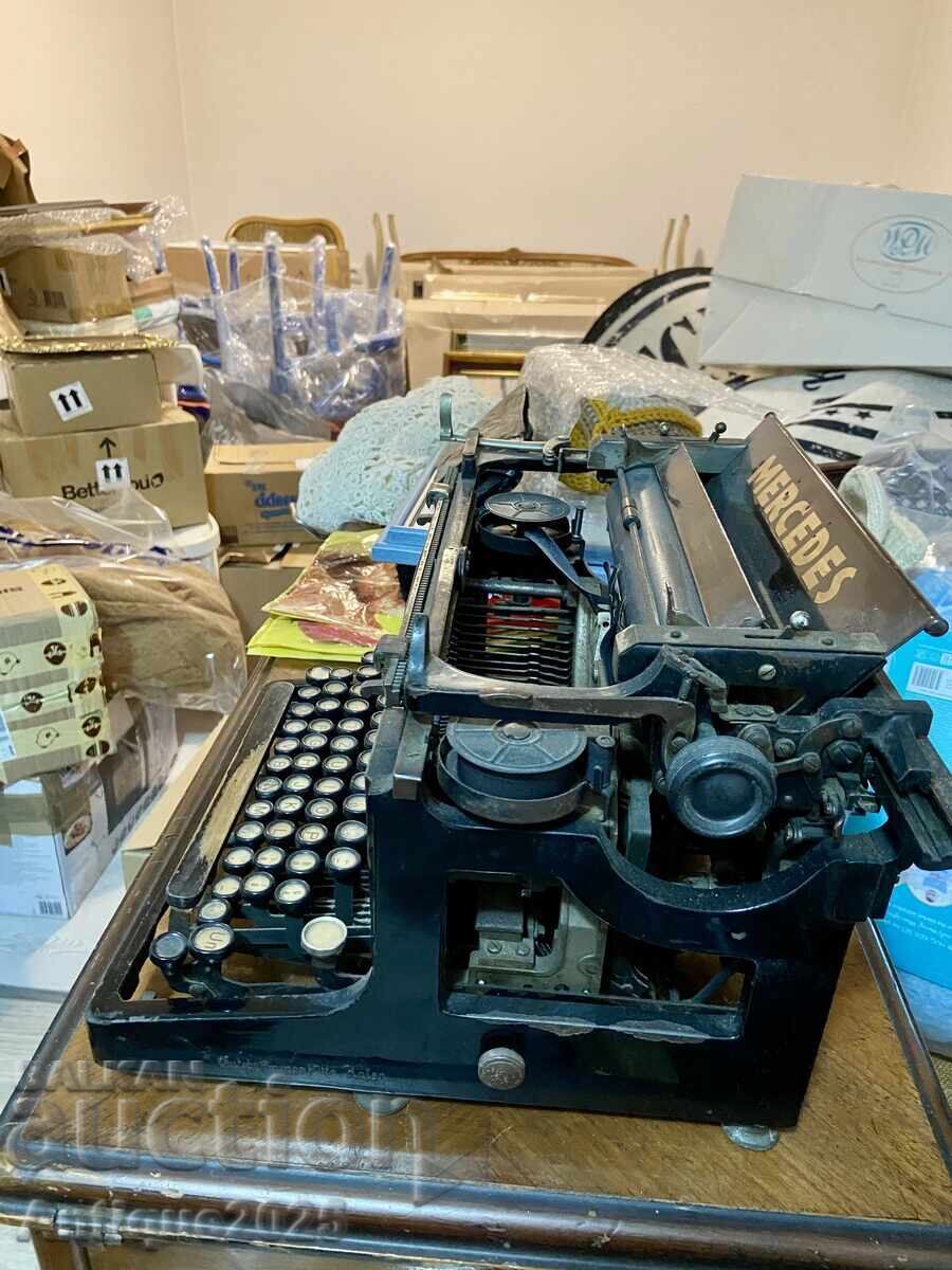 Licitație Mașină de scris vintage Mercedes (Germania) Licitație Mașină de scris vintage Mercedes (Germania)