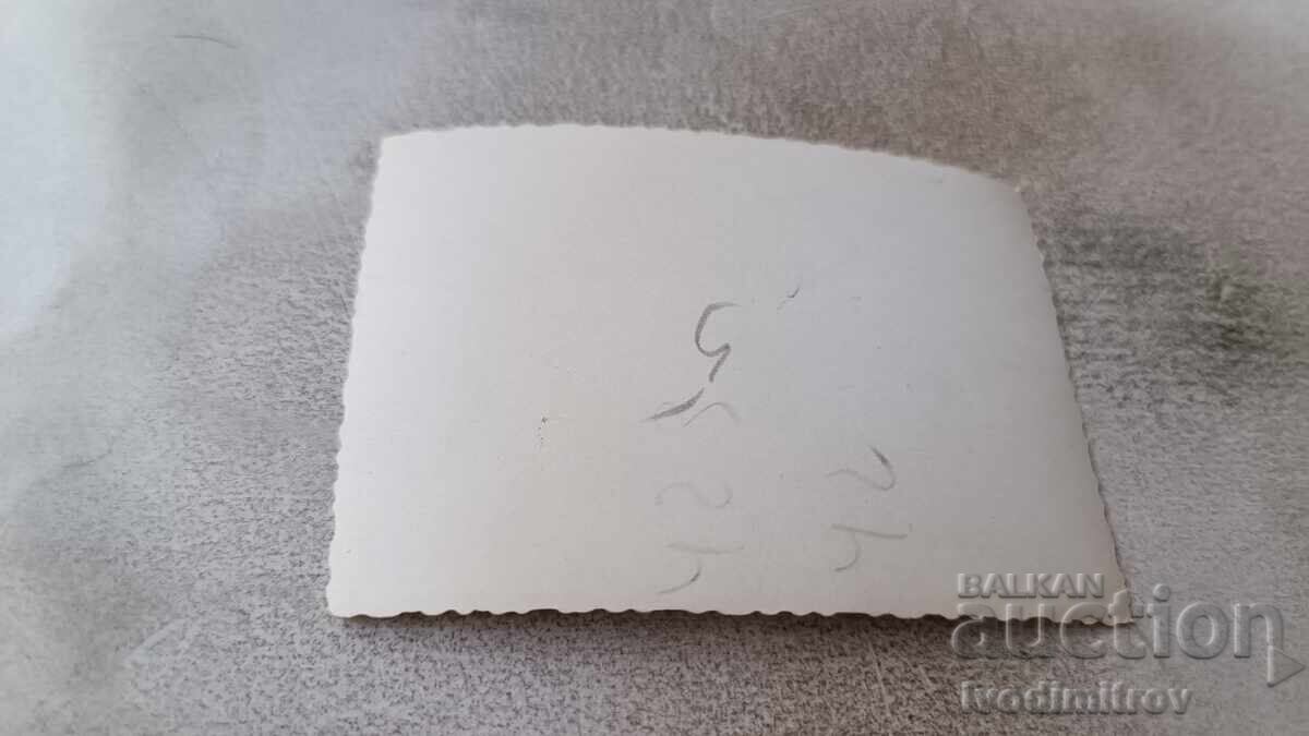 Φωτογραφία Σόφια Δύο άνδρες στο μπαλκόνι με τιμή € 0.84 | 1.64 BGN