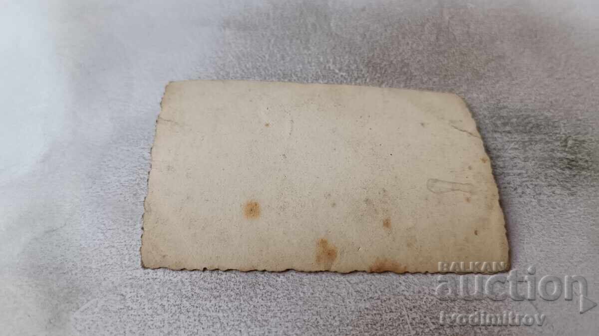 Fotografie Sofia Femeie la plimbare cu preț € 1.20 | 2.35 BGN