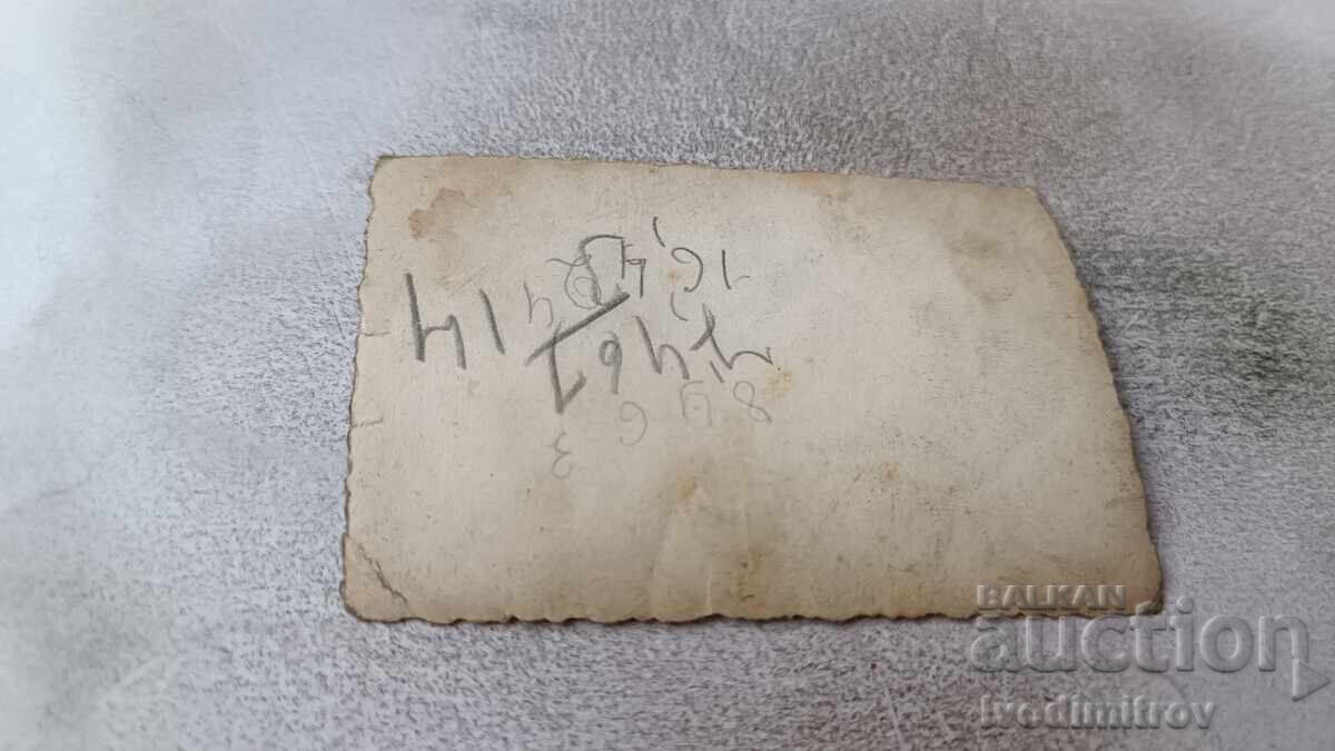 Φωτογραφία Σοφία Μια γυναίκα και ένα αγόρι σε μια βόλτα με τιμή € 0.95 | 1.86 BGN Φωτογραφία Σοφία Μια γυναίκα και ένα αγόρι σε μια βόλτα με τιμή € 0.95 | 1.86 BGN