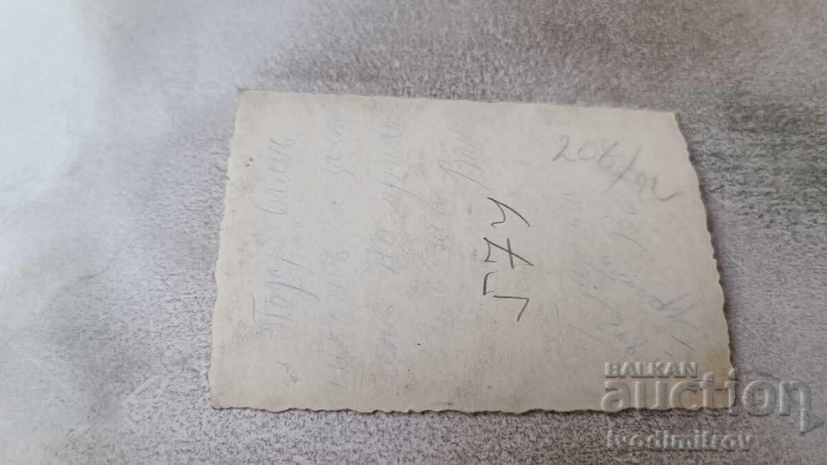 Снимка Бургасъ Две млади момичета на разходка 1942 с цена € 1.46 | 2.86 лв. Снимка Бургасъ Две млади момичета на разходка 1942 с цена € 1.46 | 2.86 лв.