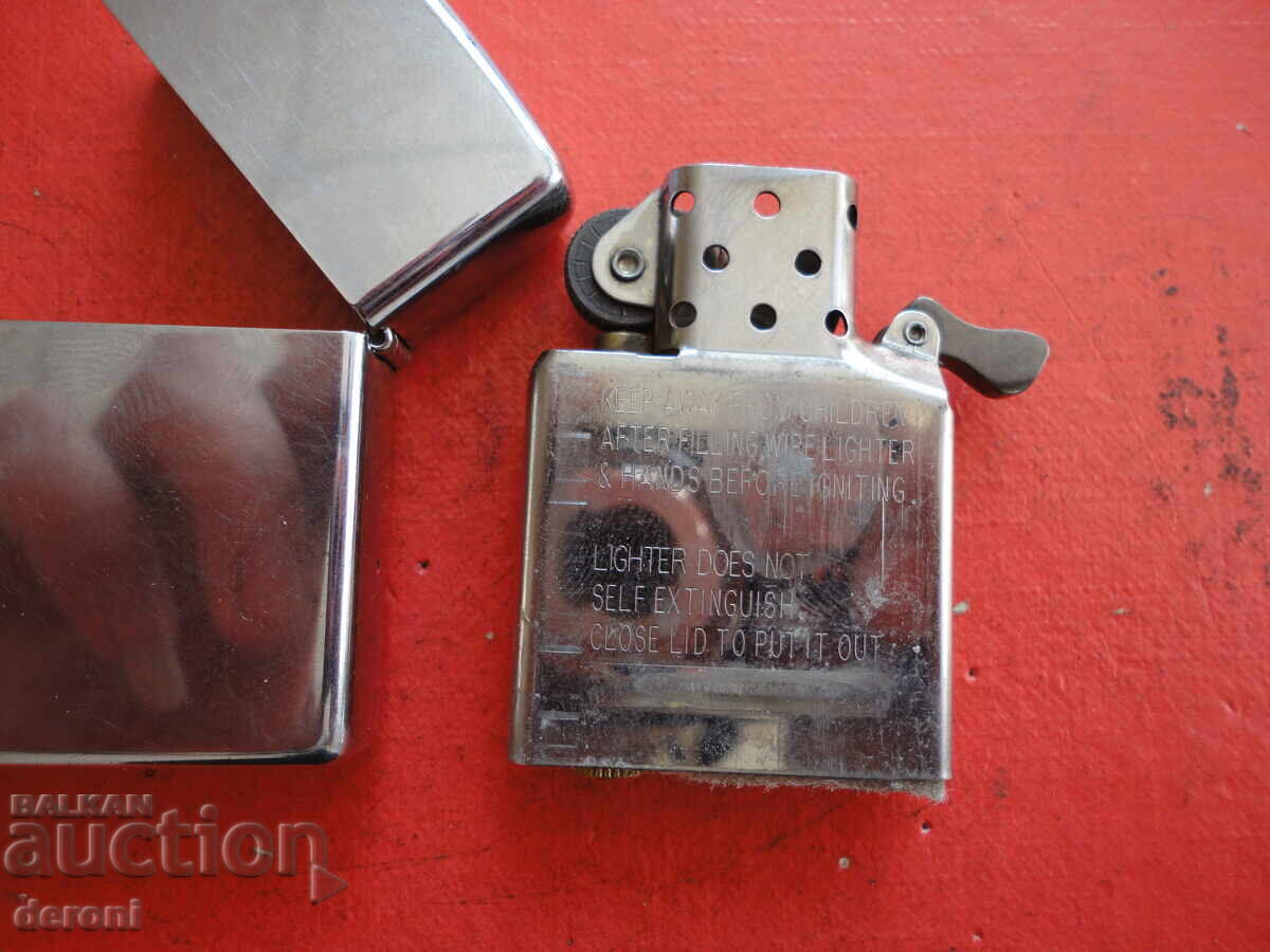 Livrarea Brichetă pe benzină Zippo 3