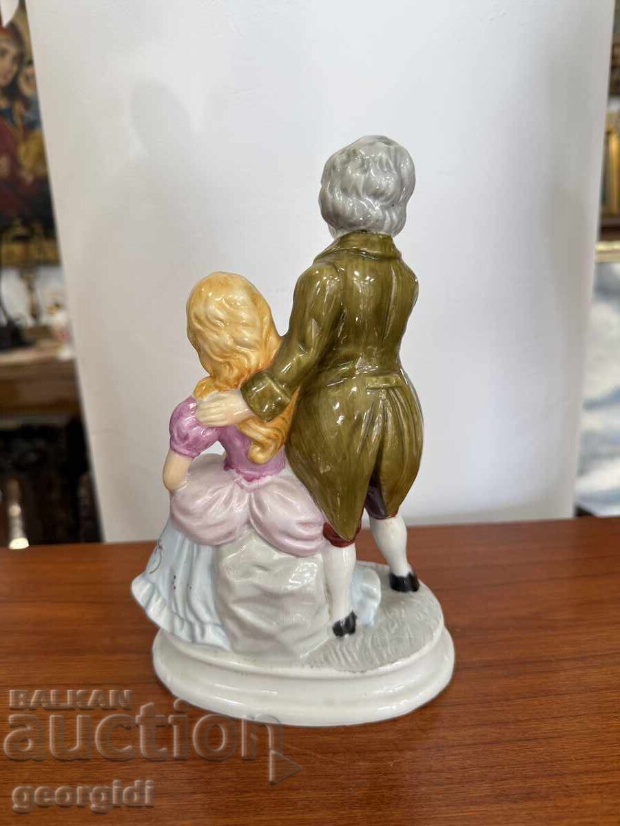 Livrarea Figurină / statuetă din porțelan pictat. №7755 Livrarea Figurină / statuetă din porțelan pictat. №7755