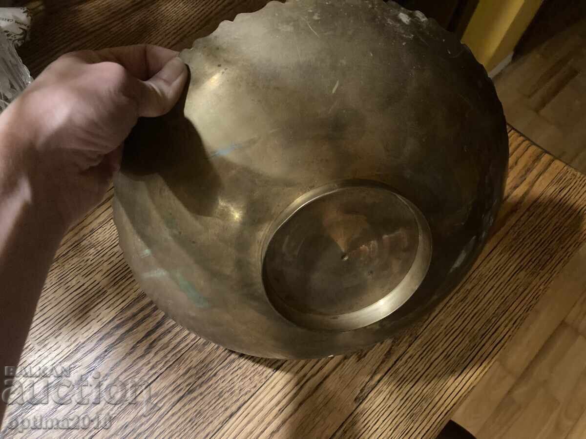 Beautiful brass fruit bowl with price € 24.54 | 48.00 BGN Beautiful brass fruit bowl with price € 24.54 | 48.00 BGN