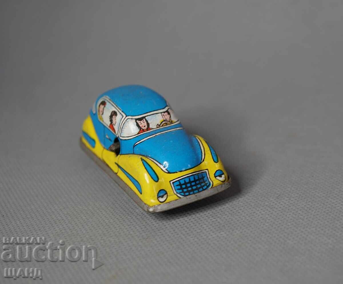 Стара метална механична играчка модел количка кола за писта с цена € 5.24 | 10.25 лв.