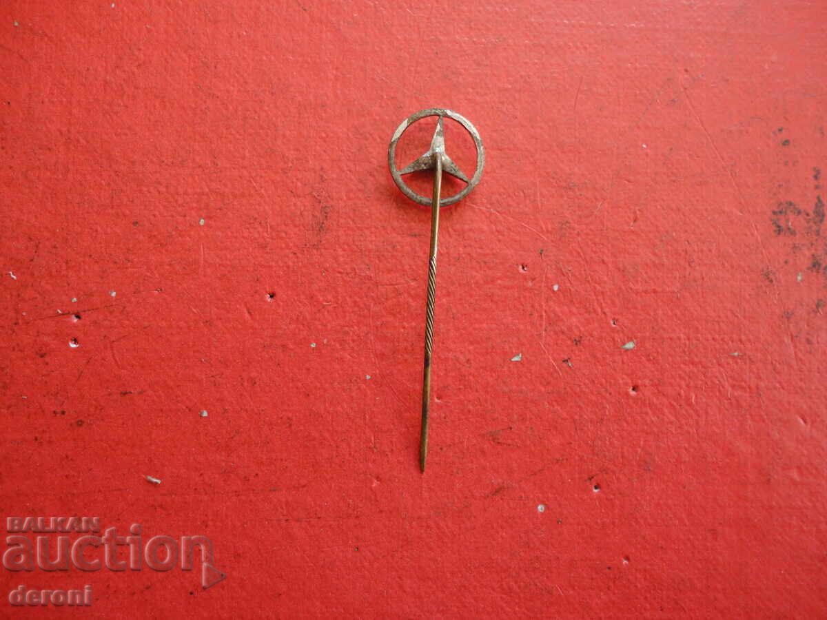 Delivery of Vintage Mercedes Badge 1 Delivery of Vintage Mercedes Badge 1
