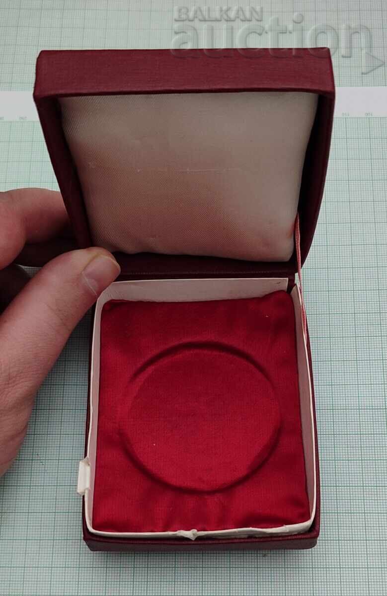 Livrarea LICEUL APRILOV 100 g. V. APRILOV PLACHETĂ