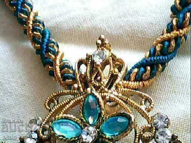 Доставка на красиво старо позлатано колие e обеци