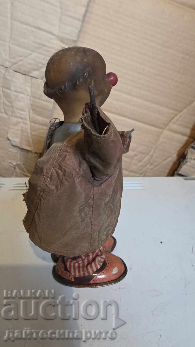 Auction  Clown figurine 15cm high