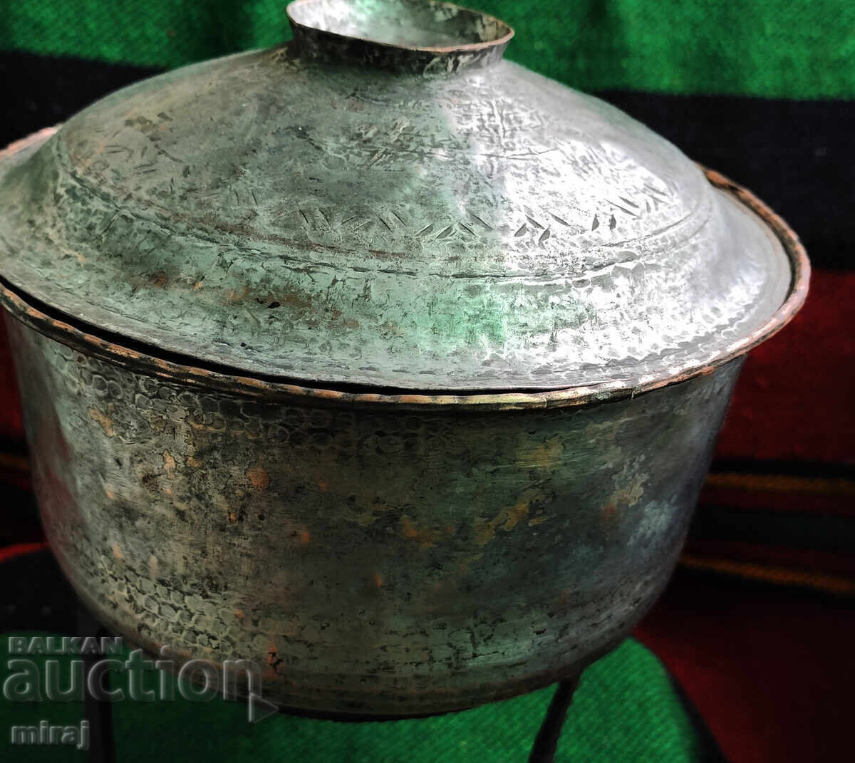 Аукцион Възрожденски медни съдове с похлупак