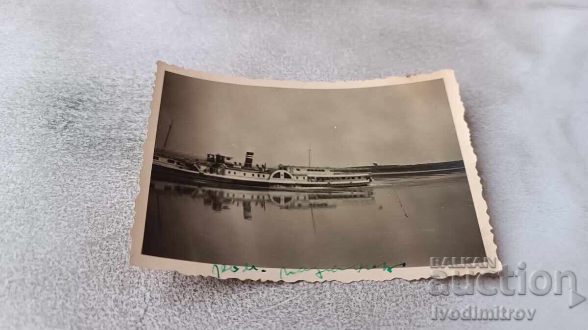 Снимка Ломъ Параход в пристанището