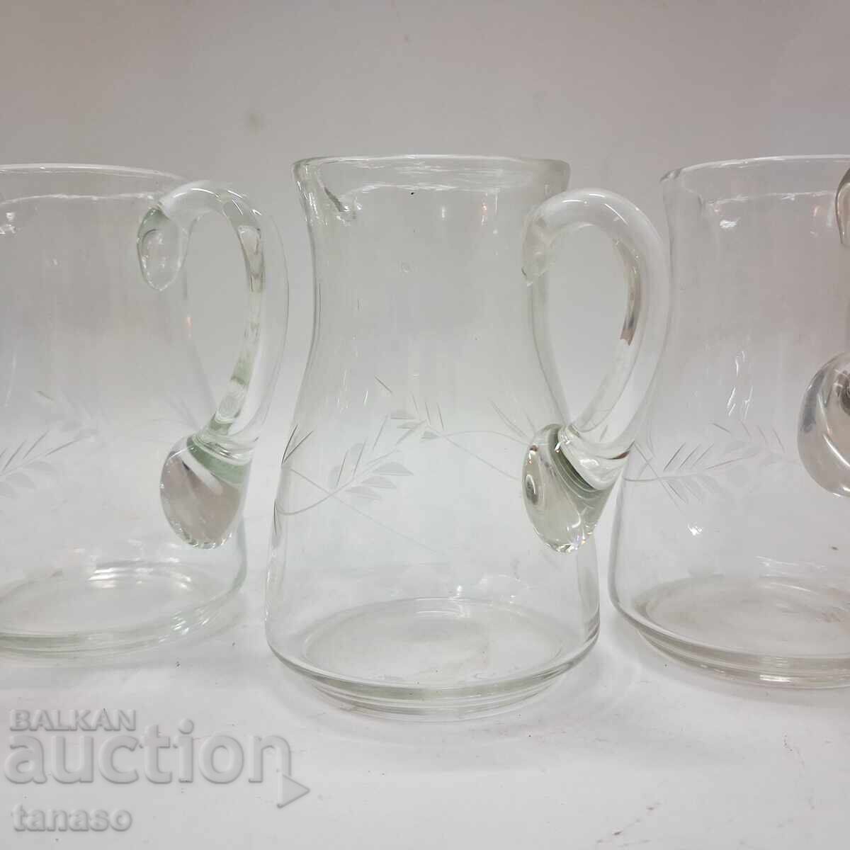 Livrarea 4 cănăci de sticlă cu motive florale gravate