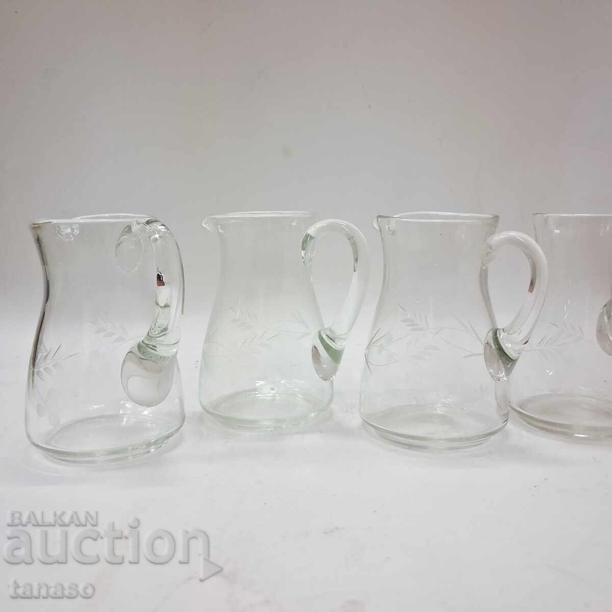 4 glass pitchers with engraved floral motifs - 5