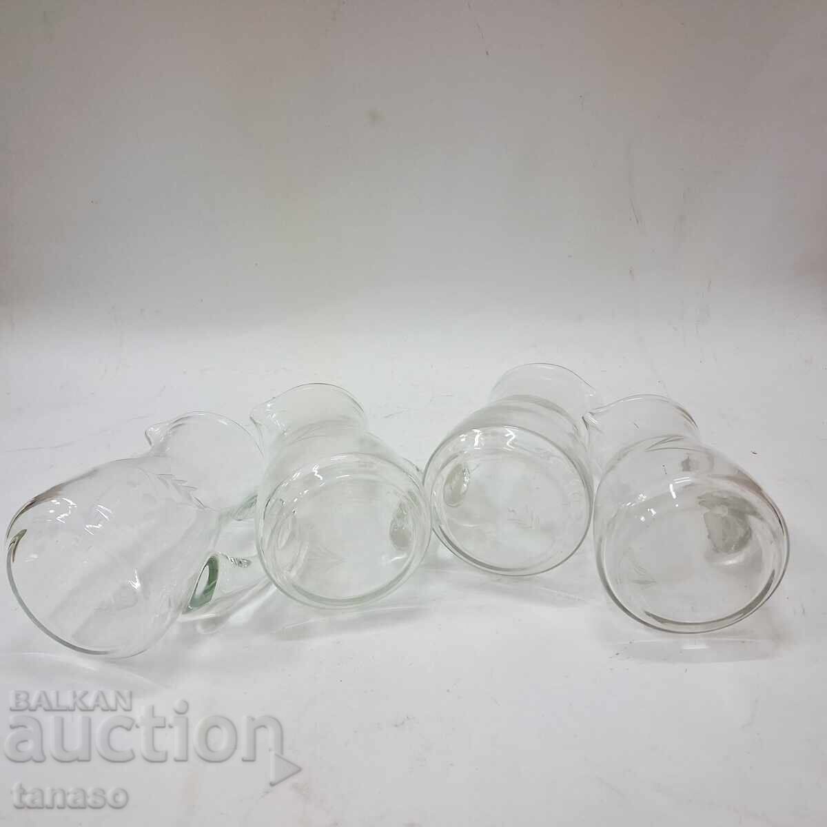 4 glass pitchers with engraved floral motifs - 6