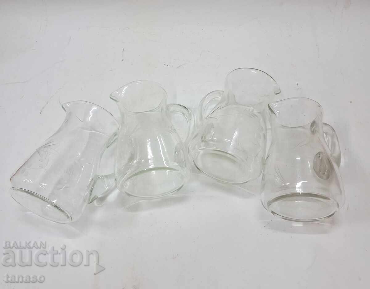 4 glass pitchers with engraved floral motifs - 7