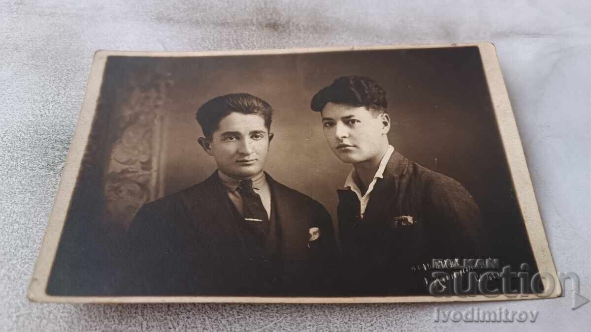 Fotografie Veles Doi tineri