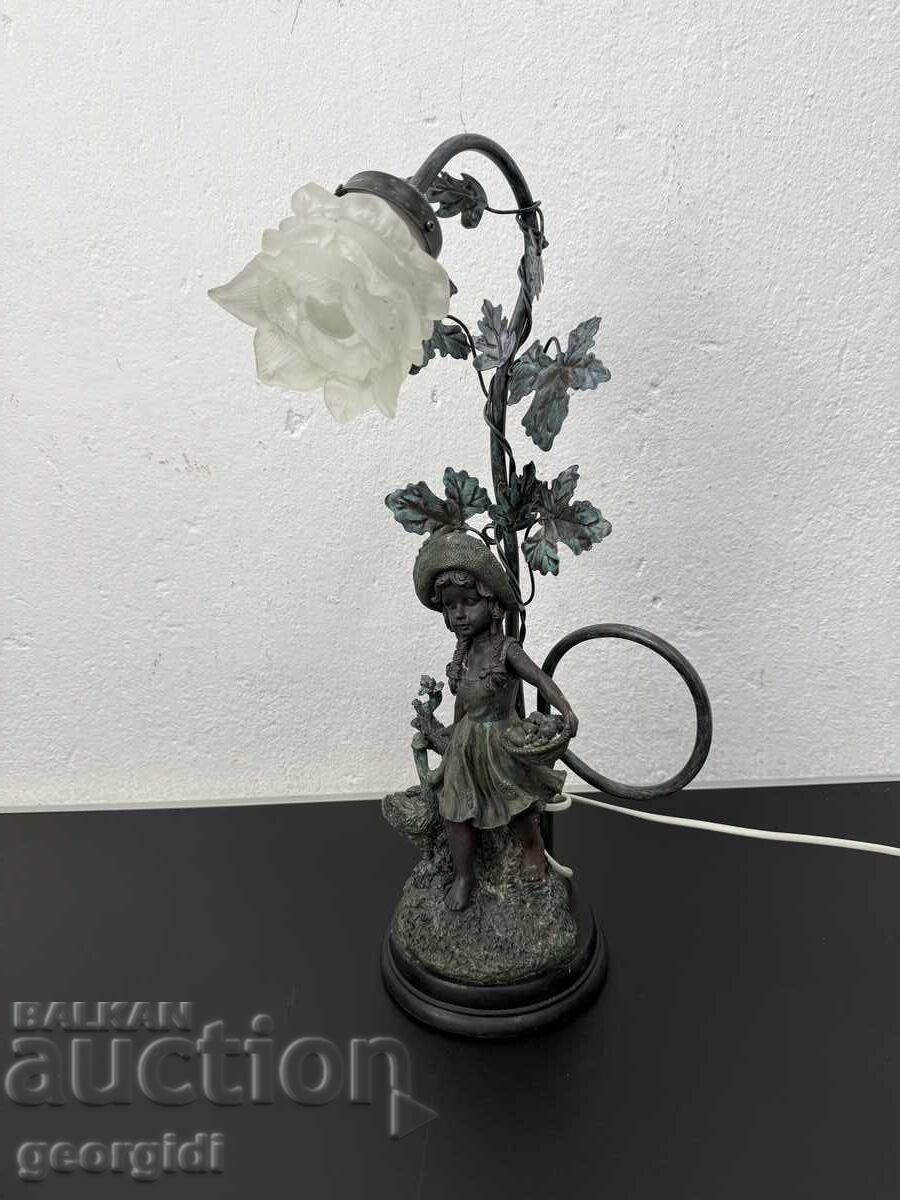 Vintage φωτιστικό με φιγούρα / κορίτσι. №7768 Vintage φωτιστικό με φιγούρα / κορίτσι. №7768