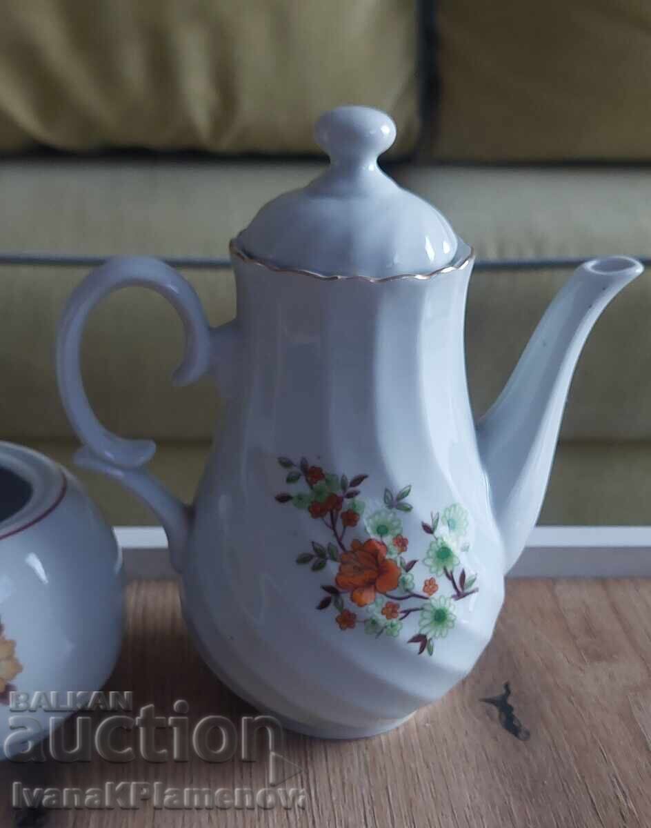 Auction  Bulgaria Porcelain: Two Pitchers and a Sugar Bowl for Collectors