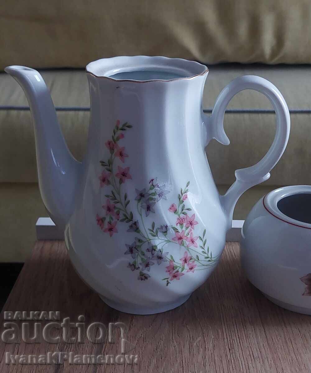 Delivery of Bulgaria Porcelain: Two Pitchers and a Sugar Bowl for Collectors