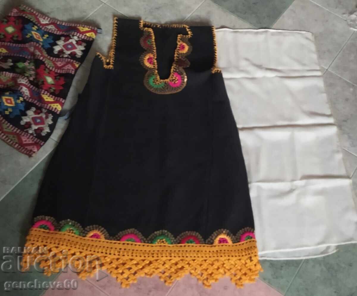 Φολκλορικό σουκμάν, ποδιά και μαντήλι - 5