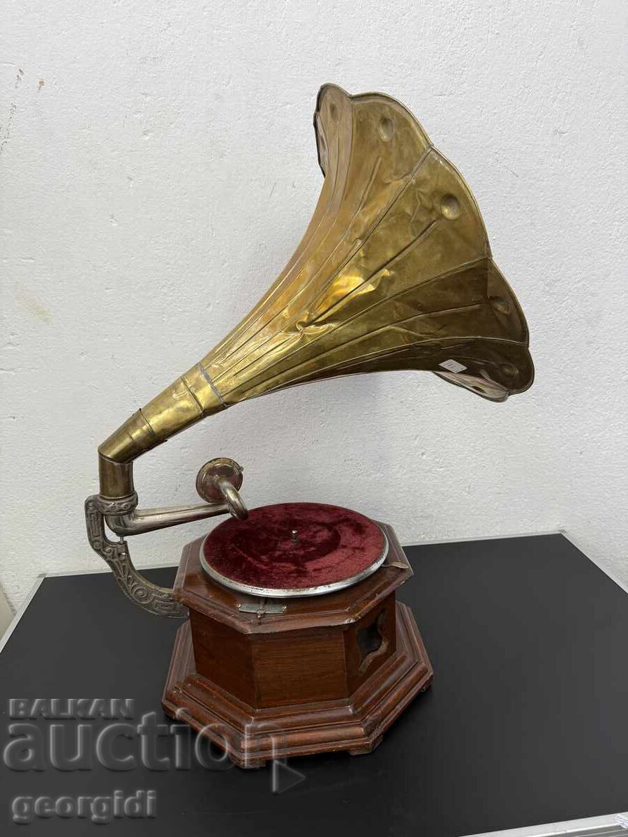 Παλιό γραμμόφωνο με χοάνη "His Master's Voice". №7771 - 7