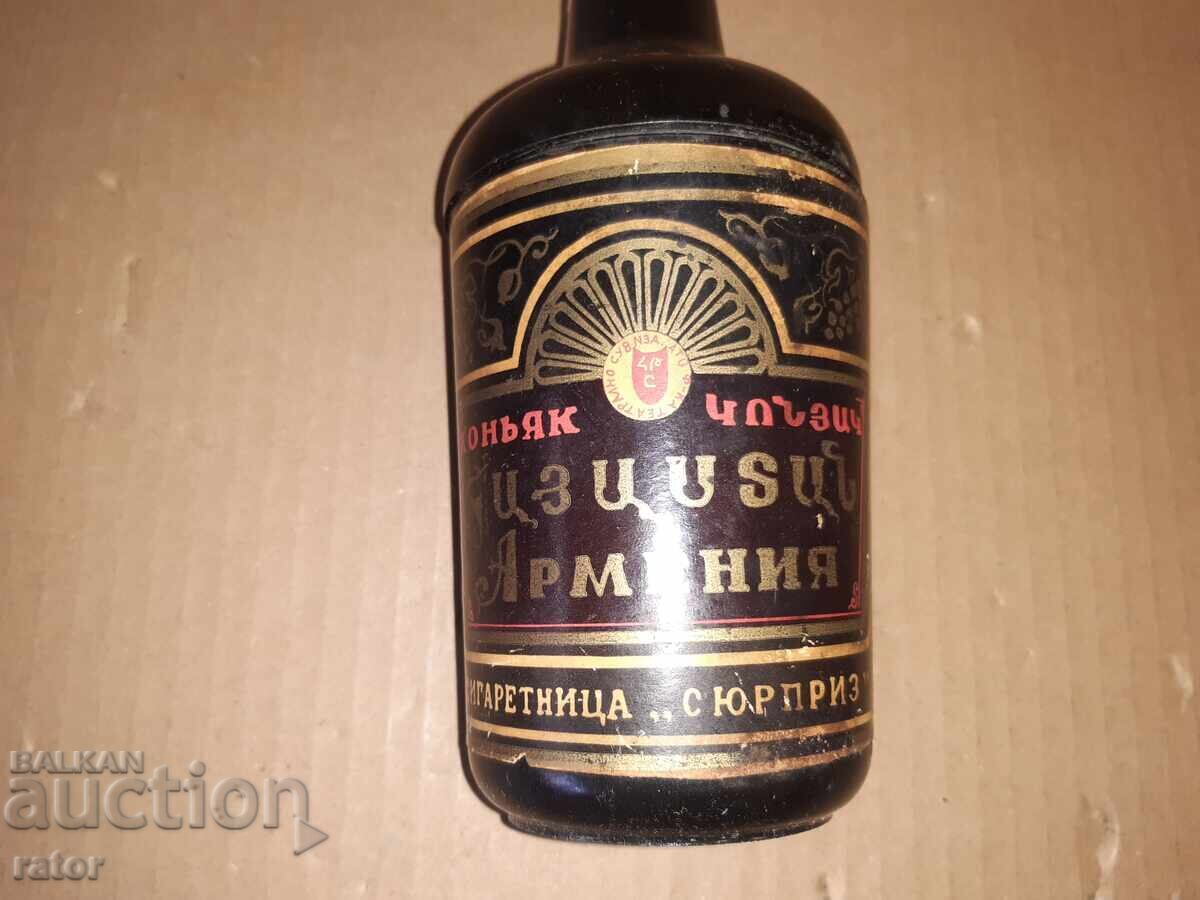 Стар цигаретник - бутилка , арменски коняк СССР с цена € 15.33 | 29.98 лв. Стар цигаретник - бутилка , арменски коняк СССР с цена € 15.33 | 29.98 лв.
