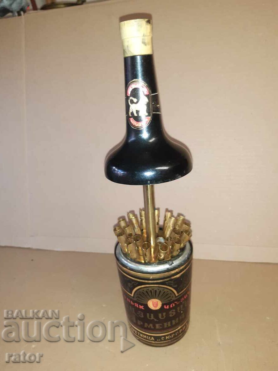 Стар цигаретник - бутилка , арменски коняк СССР - 5 Стар цигаретник - бутилка , арменски коняк СССР - 5