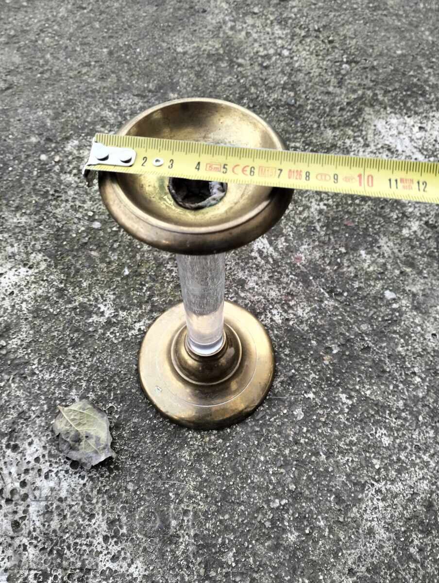 Livrarea Suport de lumanare din alama