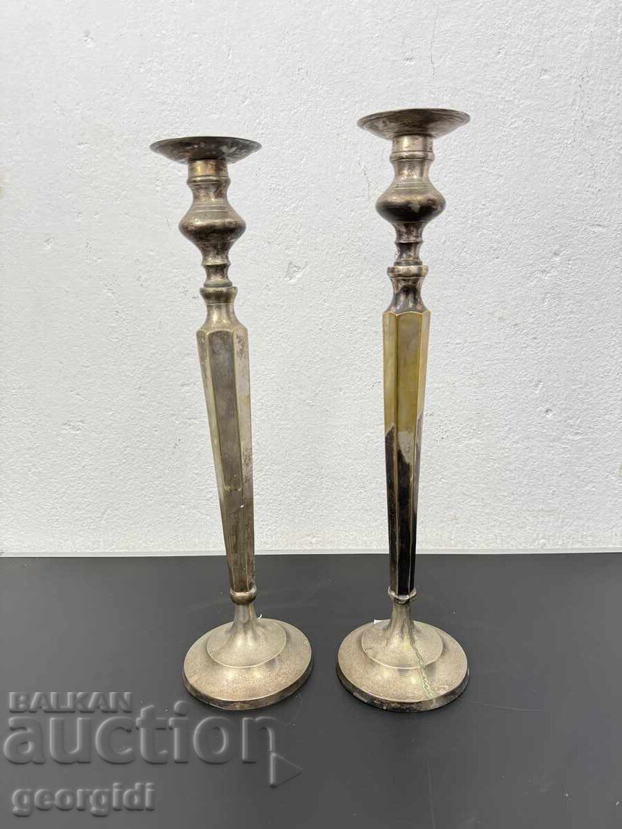 Pereche de sfeșnice din bronz argintat. №7772 cu preț € 66.47 | 130.00 BGN