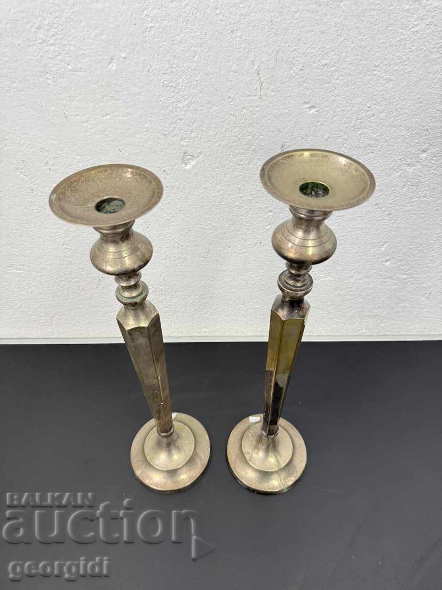 Licitație Pereche de sfeșnice din bronz argintat. №7772