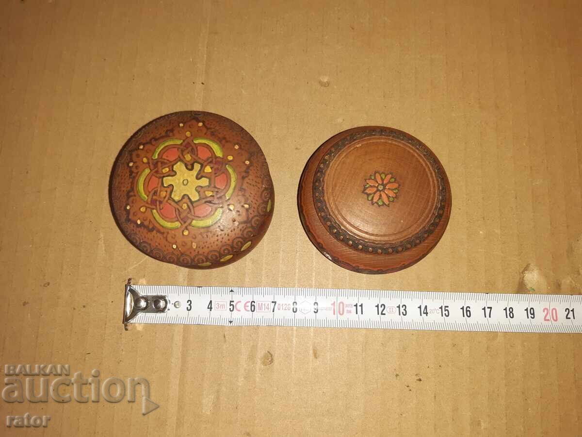 Стари красиви дървени солници , солница