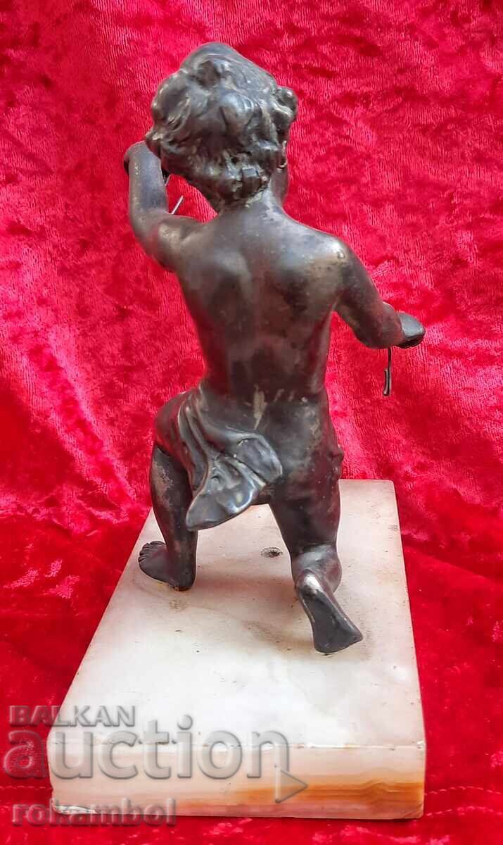 Аукцион Старинна метална фигурка върху мрамор