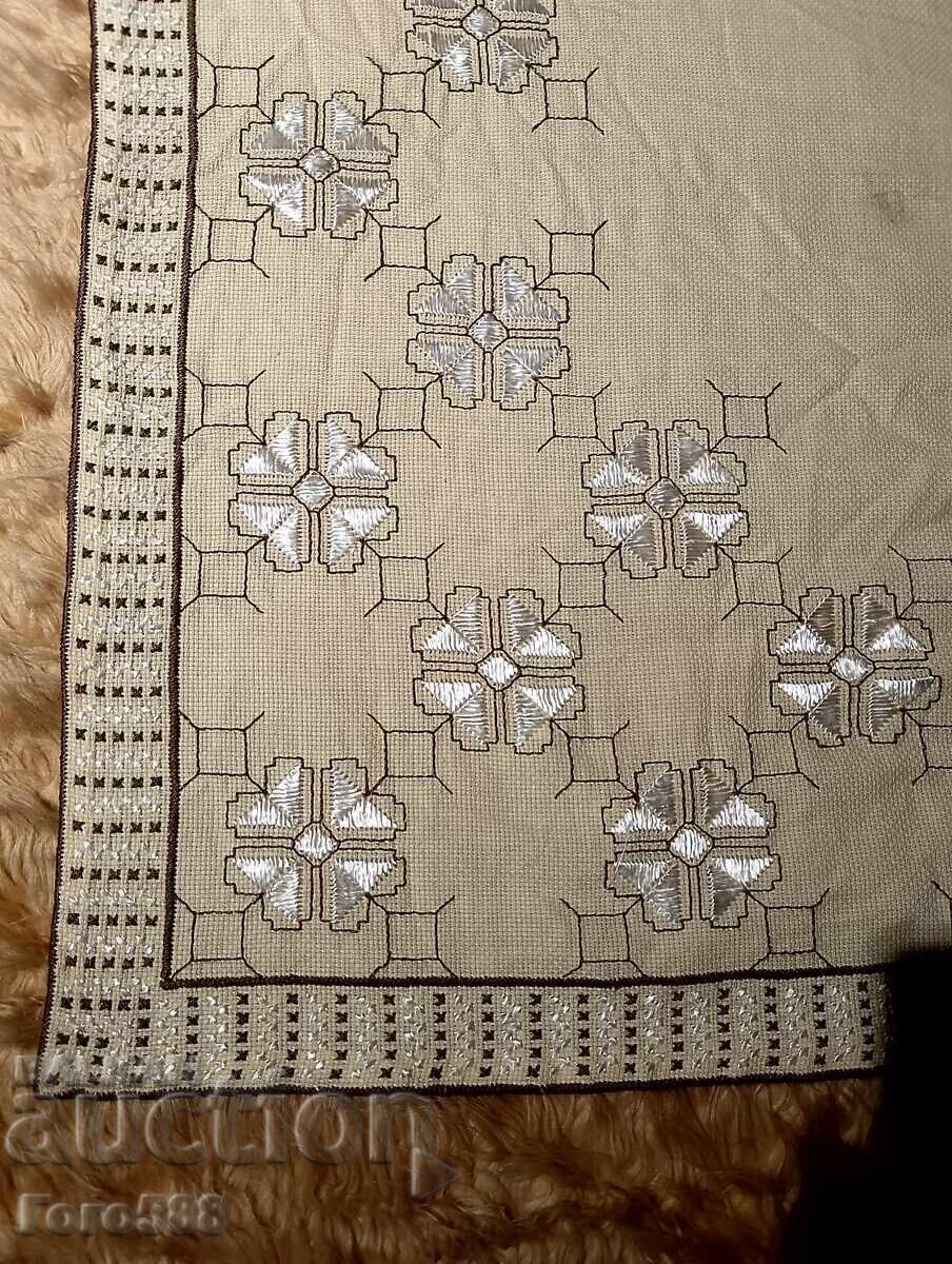 Малка покривка 10 с цена € 1.00 | 1.96 лв.