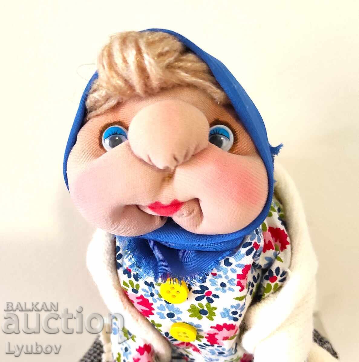 Аукцион Кукла Баба Марта. Ръчна изработка.