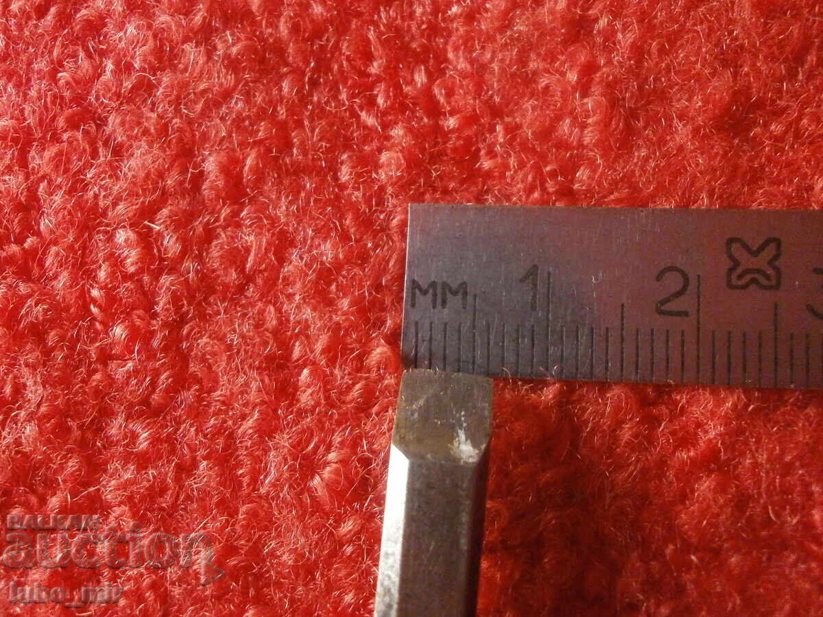 Livrarea CIOCAN DE SCULPTURĂ VECHI - MARCAT Livrarea CIOCAN DE SCULPTURĂ VECHI - MARCAT