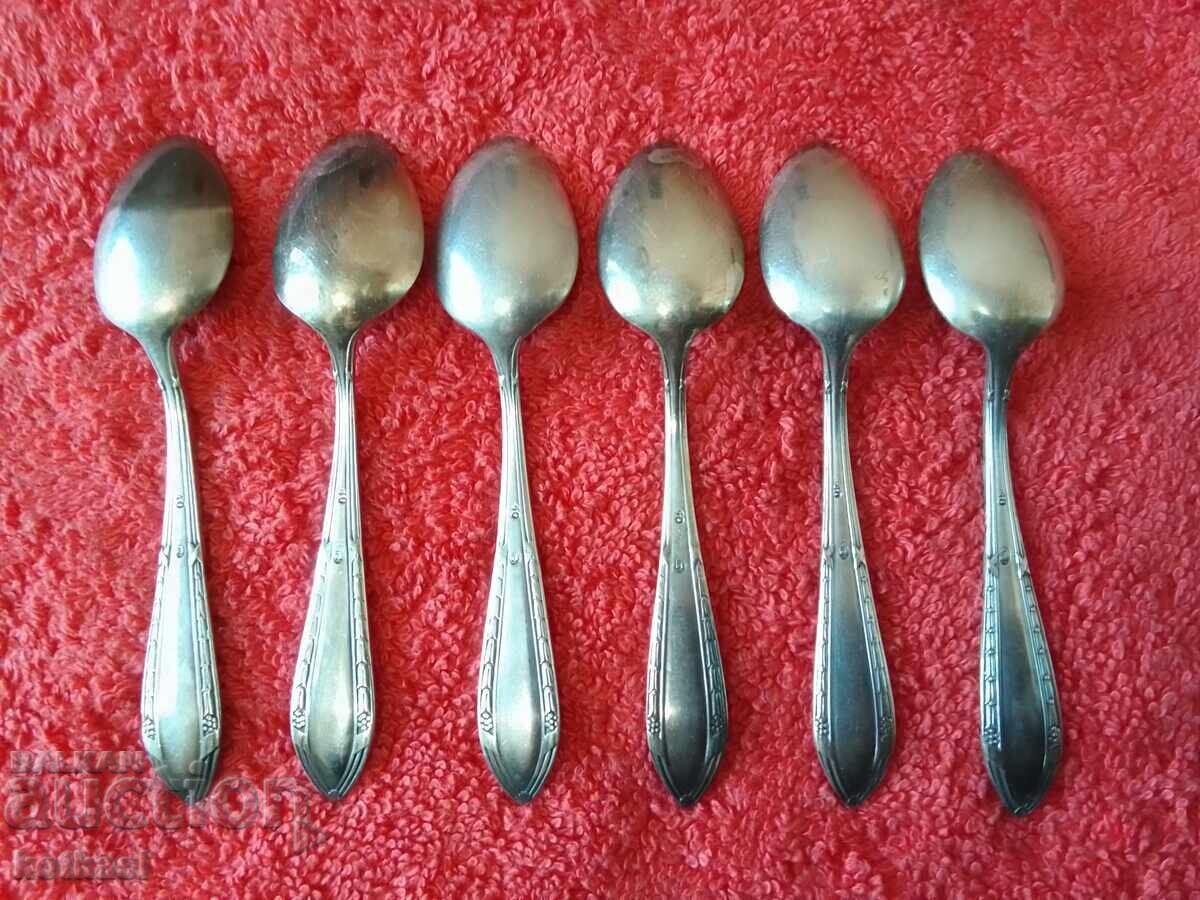 Стар комплект 6 бр. посребрени лъжички маркирани с цена € 10.74 | 21.01 лв.