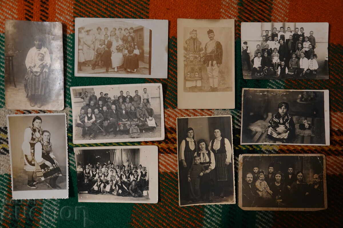 Bulgarian Folk Costumes, 60 pcs. postcard format with price € 122.71 | 240.00 BGN
