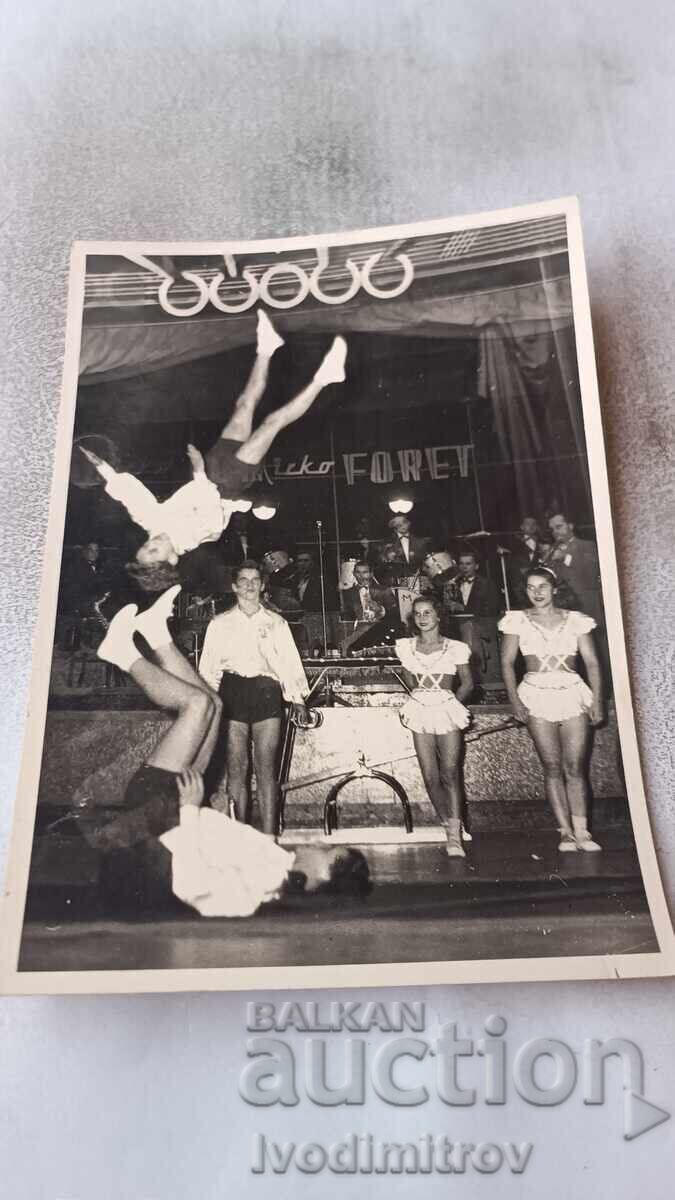 Photo Number in a Circus Performance Photo Number in a Circus Performance