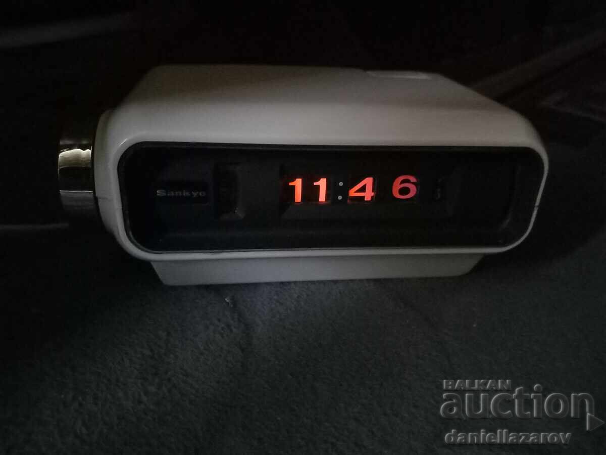 Sanyo Флип Часовник , Будилник 1970те - 7