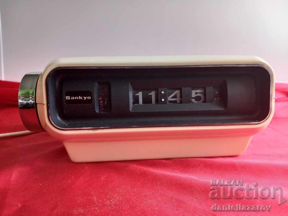 Sanyo Флип Часовник , Будилник 1970те