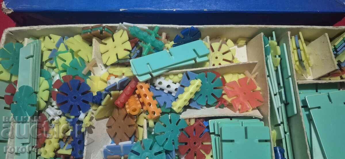 КОНСТРУКТОР - КОМБИ - НРБ с цена € 17.90 | 35.01 лв.