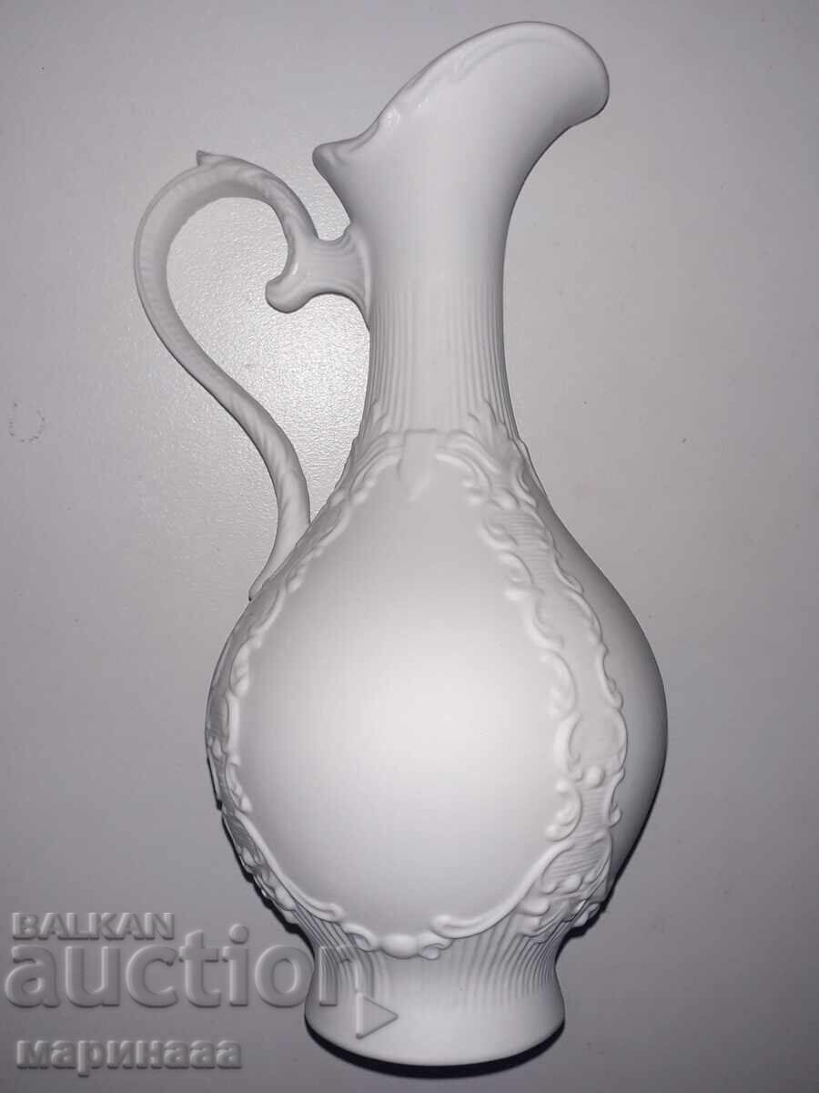 CANĂ. PORȚELAN. MARCĂ. GERMANIA cu preț € 4.60 | 9.00 BGN CANĂ. PORȚELAN. MARCĂ. GERMANIA cu preț € 4.60 | 9.00 BGN