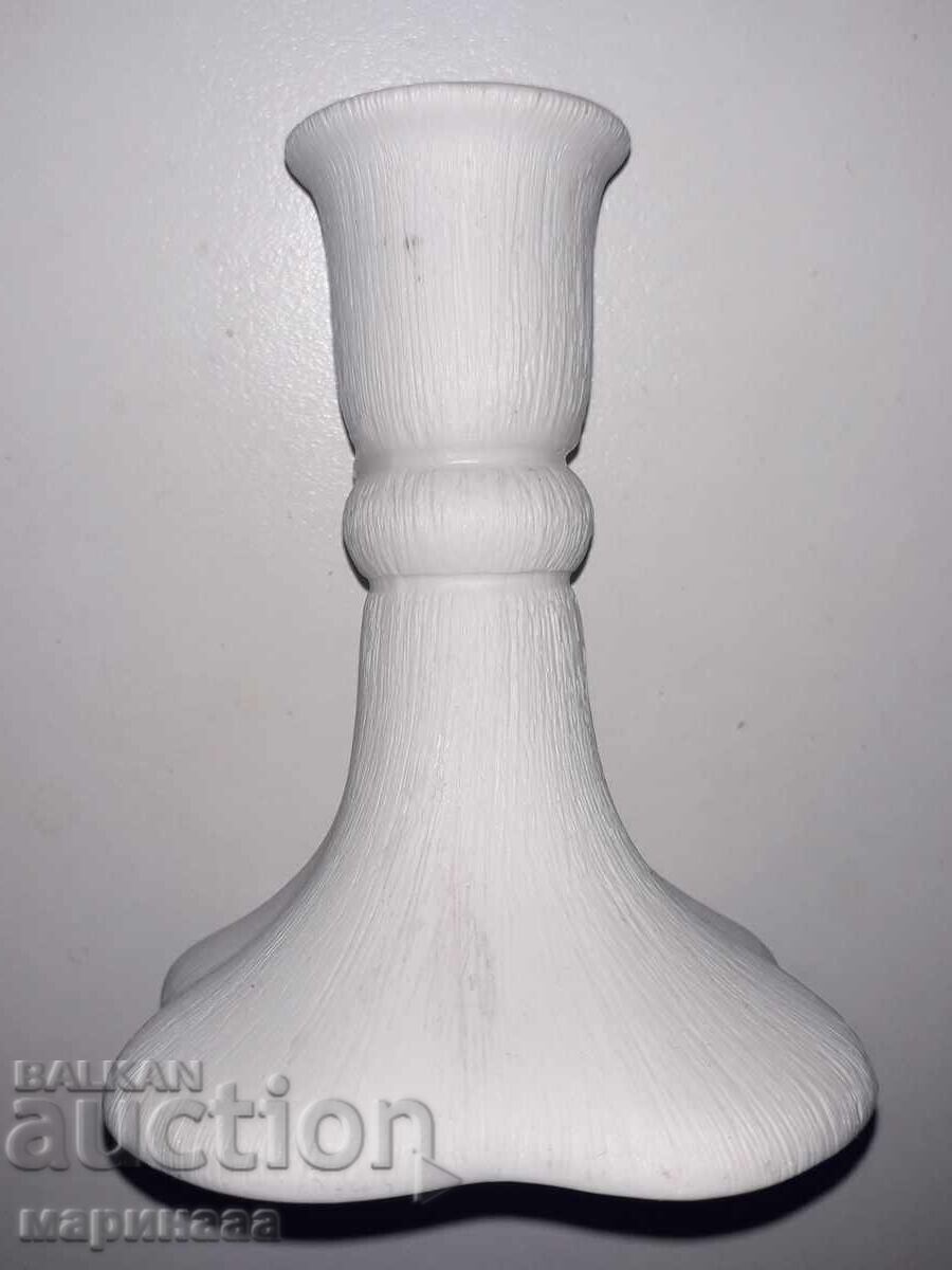 Κηροπήγιο. Πορσελάνη. Σουηδία με τιμή € 3.58 | 7.00 BGN