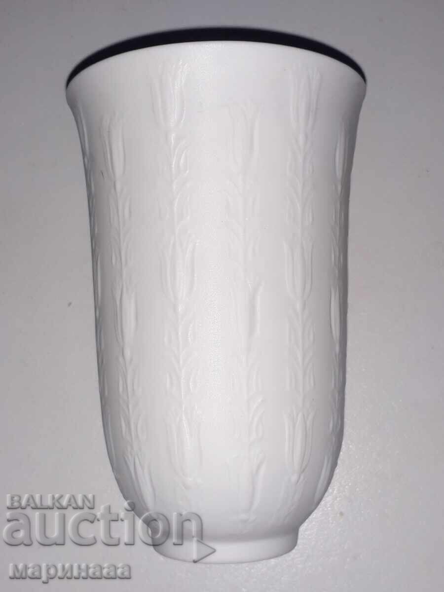 VAZĂ ''ROSENTHAL''. PORȚELAN cu preț € 6.14 | 12.01 BGN