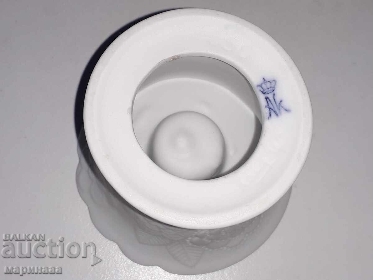 Delivery of CANDLEHOLDER ''KAISER''. PORCELAIN