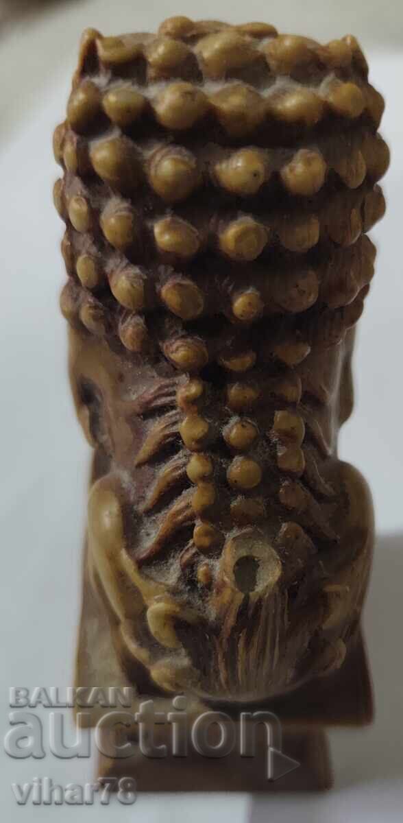 Auction  Figure - without a tail, for condition, please view the photos