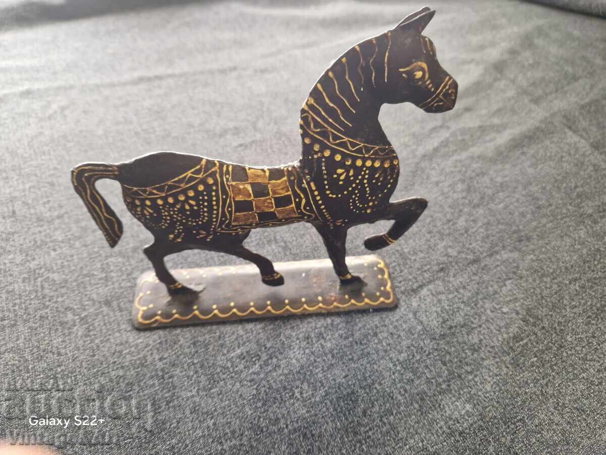 Figurină metalică veche de tablă, cal cu preț € 15.34 | 30.00 BGN Figurină metalică veche de tablă, cal cu preț € 15.34 | 30.00 BGN